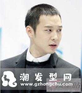 男生小平头好看的发型 简约洋气打造绅士范