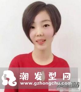 不对称短发是整齐的梳理,没有什么杂乱感
