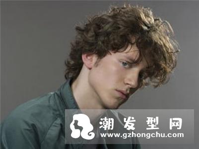 男士发型怎么弄?男生打理头发小技巧就是大白头莫西干