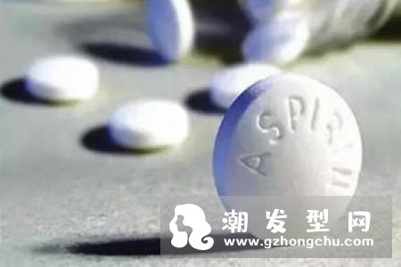 阿司匹林洗头能治白发吗 有什么好处