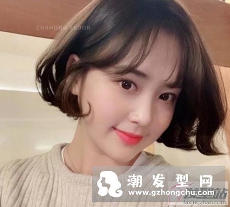 头发太贴弄蓬松小窍门 这6招让你拥有少女感标配的蓬松发丝