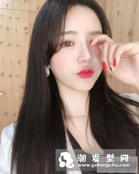 头发容易贴头皮怎么办?几招解决头发蓬松起来的小技巧,你都知道吗?