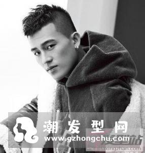 社会发型男小伙精神 诠释个性十足痞帅风
