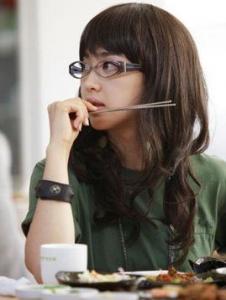 亚麻绿怎样调出来 褪色后是什么颜色