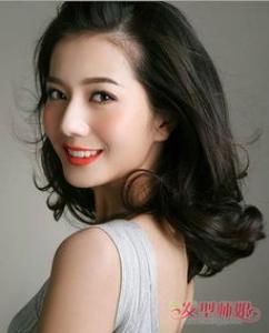 好看的女生黑色短发 不染发照样时尚撩人