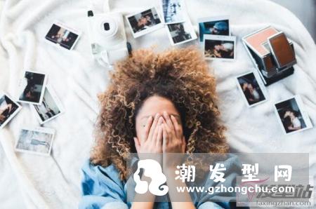 自然卷发有救了！4招教你驯化粗硬、卷曲、毛躁迎向柔亮直发人生