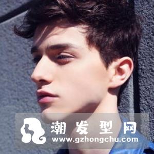 长脸男生适合什么发型 瘦脸帅气晋升人气男神