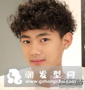 发型设计男生短发蓬松 时尚帅气塑造瘦削脸型