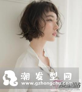 女生短发能烫纹理烫吗 灵动修颜打造轻盈美感
