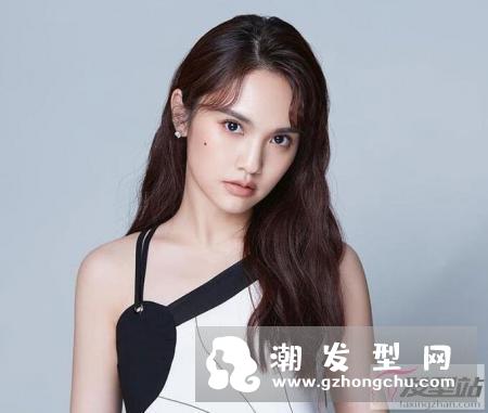 可爱教主杨丞琳人前人后造型亮丽,想不到私底下的她不爱洗头,连做完剧烈运动,满