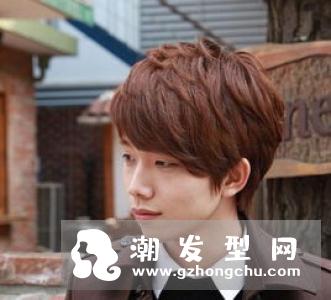 秋冬照样潮！这2款型男发型，一剪完每天被自己帅醒！