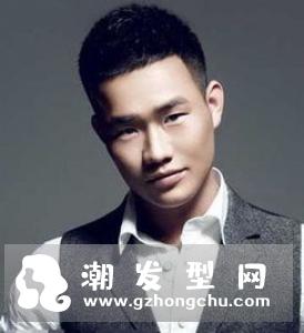 适合年轻男生的清爽发型,摇身一变时尚潮男。男生更酷炫有型
