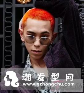 男生寸头发型粉色系染发,让寸头更洋气有个性,时尚