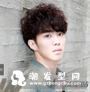 发型设计男生短发蓬松 时尚帅气塑造瘦削脸型