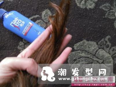 啫喱膏和弹力素哪个先用 有什么区别