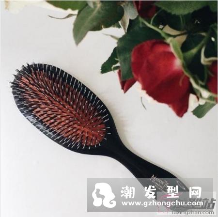 怎么正确挑选适合的梳子类型 从发量＆发质详细分析挑选最适合自己的梳子