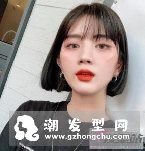 齐脸内扣短发发质柔软细腻的女生可以尝试这款齐脸短发