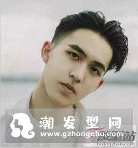 发型男生剃两边 干练洒脱帅出新高度