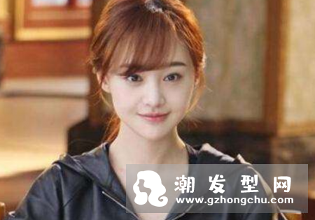 低马尾怎么梳不扁塌 多高好看