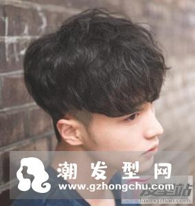 男生底削发型怎么剪 铲青设计清爽酷炫