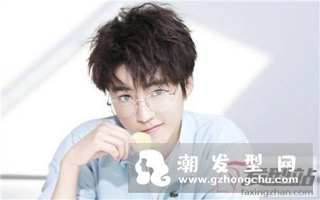 青少年发型潮流男短发 最佳撩妹发型时尚青春帅遍一条街