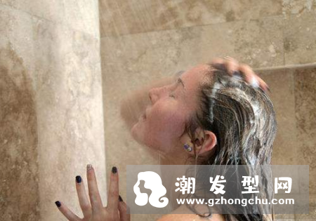 女生几天洗一次头发好 什么时候洗最好