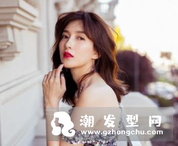 睡醒头发翘起来怎么办 郭采洁短发用丝袜套头？