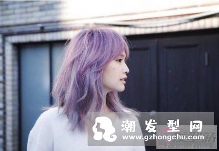 可爱教主杨丞琳人前人后造型亮丽,想不到私底下的她不爱洗头,连做完剧烈运动,满
