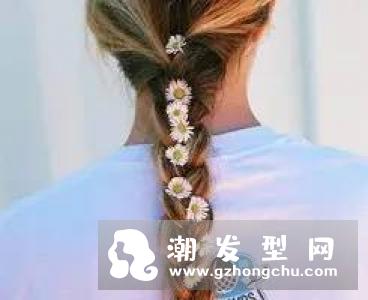 夏天头发总是出油扁塌怎么办 今年流行的轻感护发了解一下