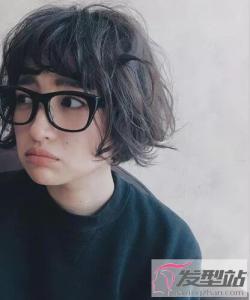 睡不醒短发的特别之处,时尚的设计让女生看上去气质不凡