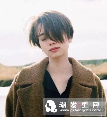 女生哪款短发发型好看 时尚又减龄短发女孩最惹眼