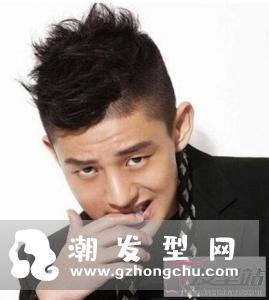 发型设计男生短发蓬松 时尚帅气塑造瘦削脸型