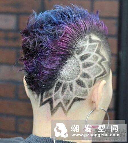 男士普通刻痕发型 吸睛独特帅气有型