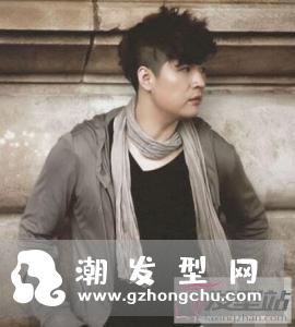 胖脸男生发型 瘦脸成功变帅哥