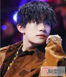 好看的短发发型男 修颜时尚打造帅气潮男