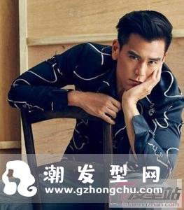 好看的男生黑色短发 不染发照样帅气有型