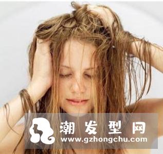 烫发一天用冷水洗头可以吗 可以不用吹风吹吗