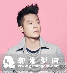 男生干净利落短发发型 清爽帅气打造潮流风范