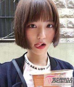 女生清爽短直发发型 简约整洁提升魅力值