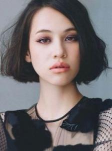 女士短发三七分发型 这样剪秒变精致小脸