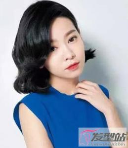 女生复古风短发 简约中不乏韵味