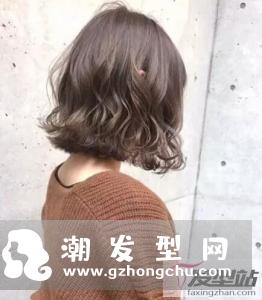时尚女生短发纹理烫 轻盈修颜提升魅力值