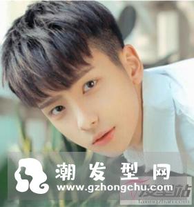 两边镂空发型男盖头 清爽干脆成帅气潮男