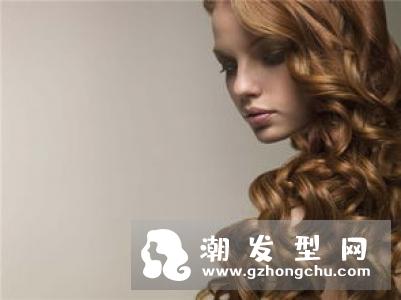 短发泡面头怎么烫 时尚蓬松不显老气