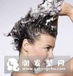 发尾分叉救星，6大护发油好评推荐，轻盈免冲洗、一抹搞定染烫受损干枯发