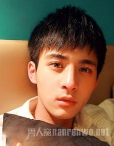 头发太硬怎么改善 适合什么发型男生