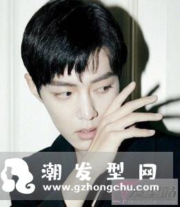 男生狗啃刘海发型 吸睛减龄个性十足