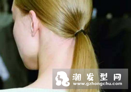 圆脸女生适合低马尾吗 怎么扎好看