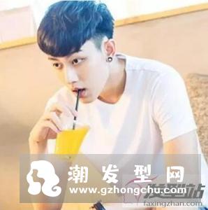 两边镂空发型男盖头 清爽干脆成帅气潮男