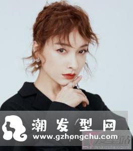 短发羊毛卷发型 复古与灵动兼得